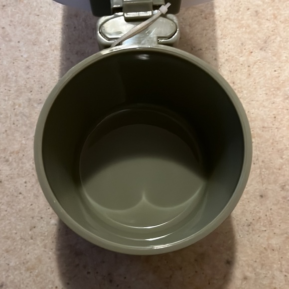 New Living World Lock & Crock bowl - Picture 2 of 8